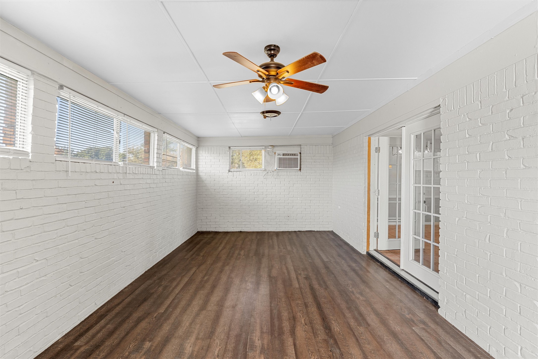 309 N Orchard Drive Rosebud TX 76570