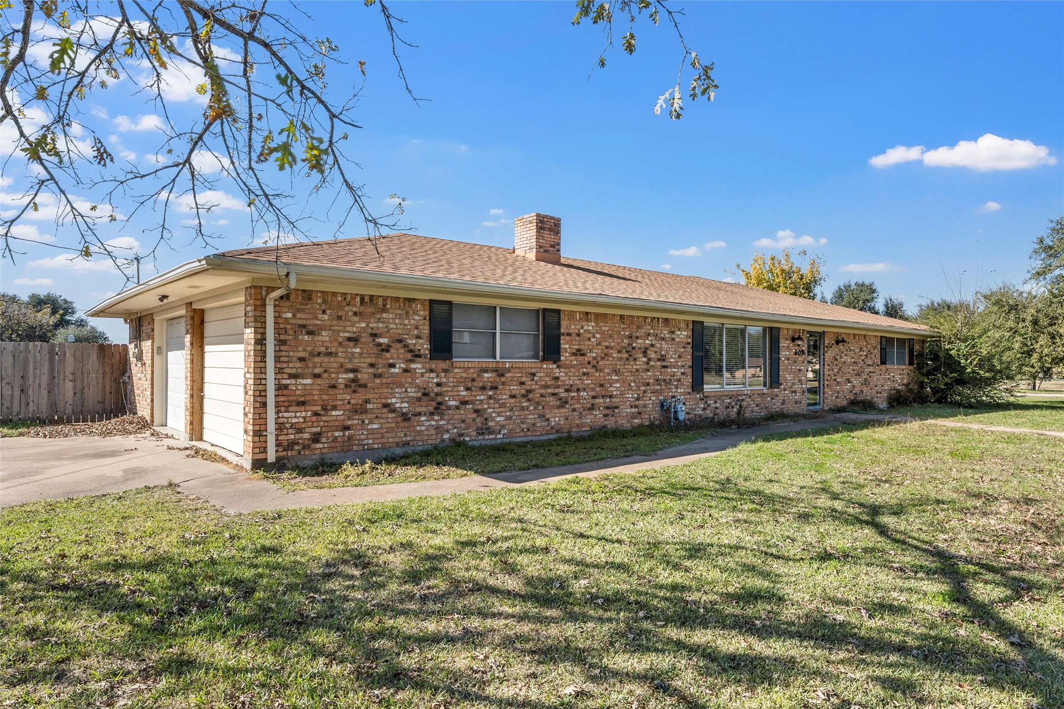 309 N Orchard Drive Rosebud TX 76570