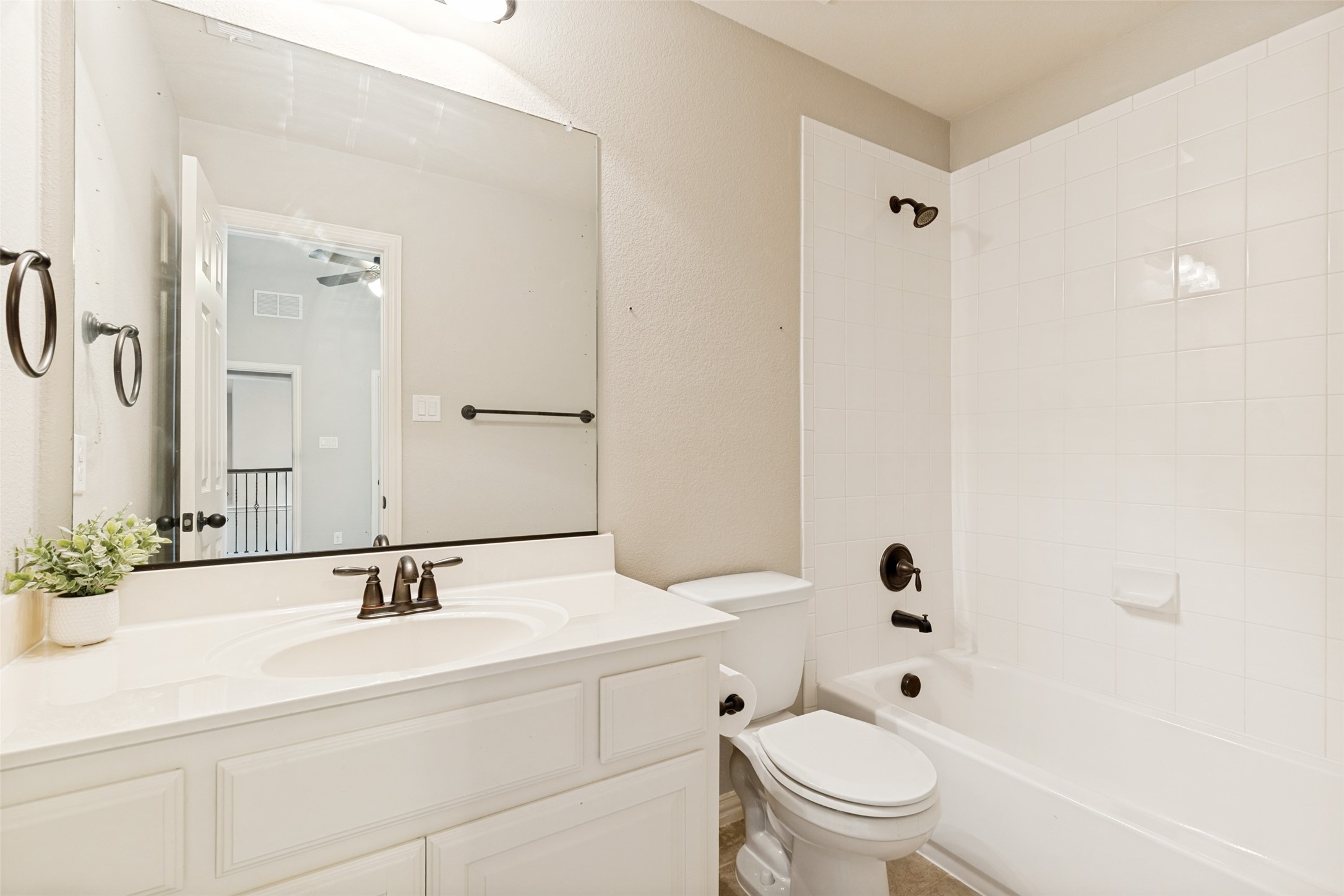 3508 Ladybank The Colony TX 75056