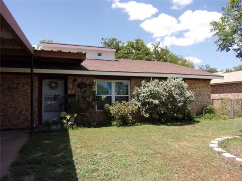 1106 W Pecan Street San Saba TX 76877