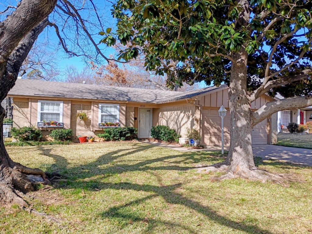 1833 Larkspur Drive Arlington TX 76013