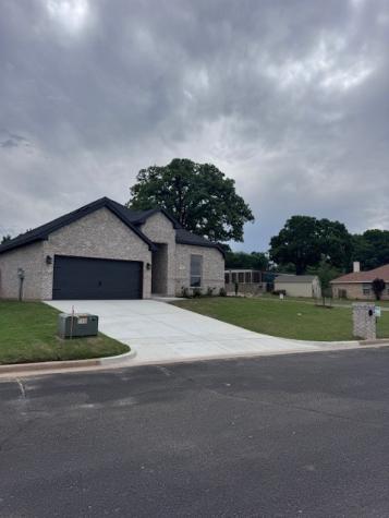215 Sweetwater Drive Weatherford TX 76086