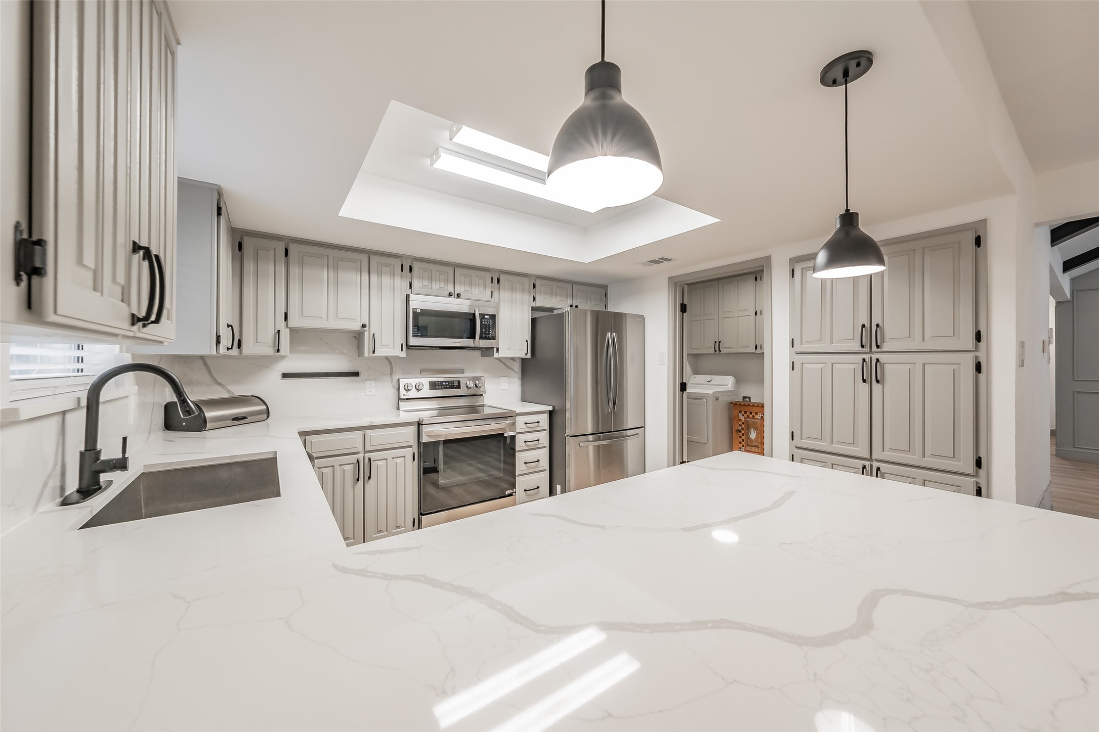 6514 Aires Drive Arlington TX 76001