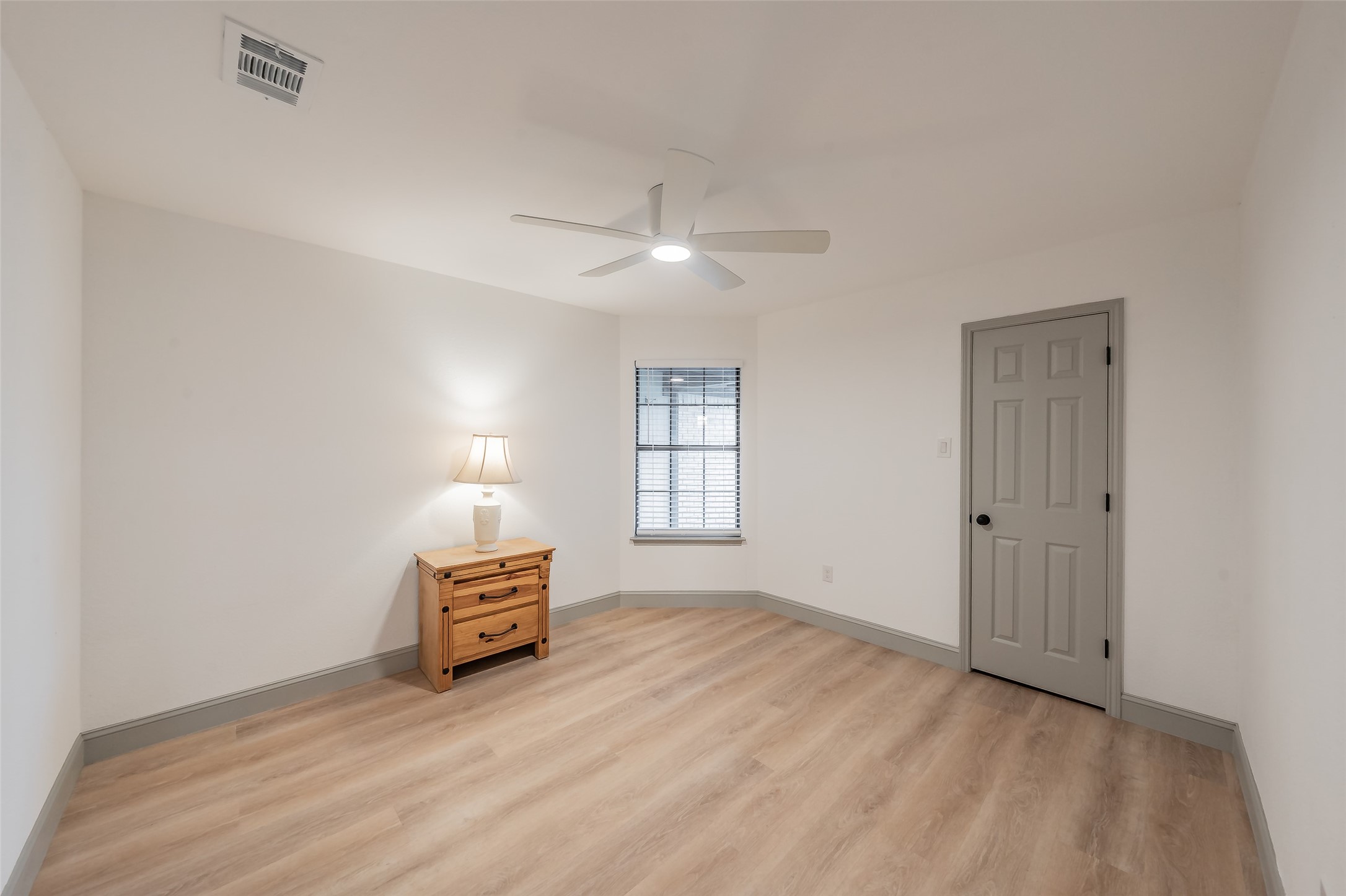 6514 Aires Drive Arlington TX 76001
