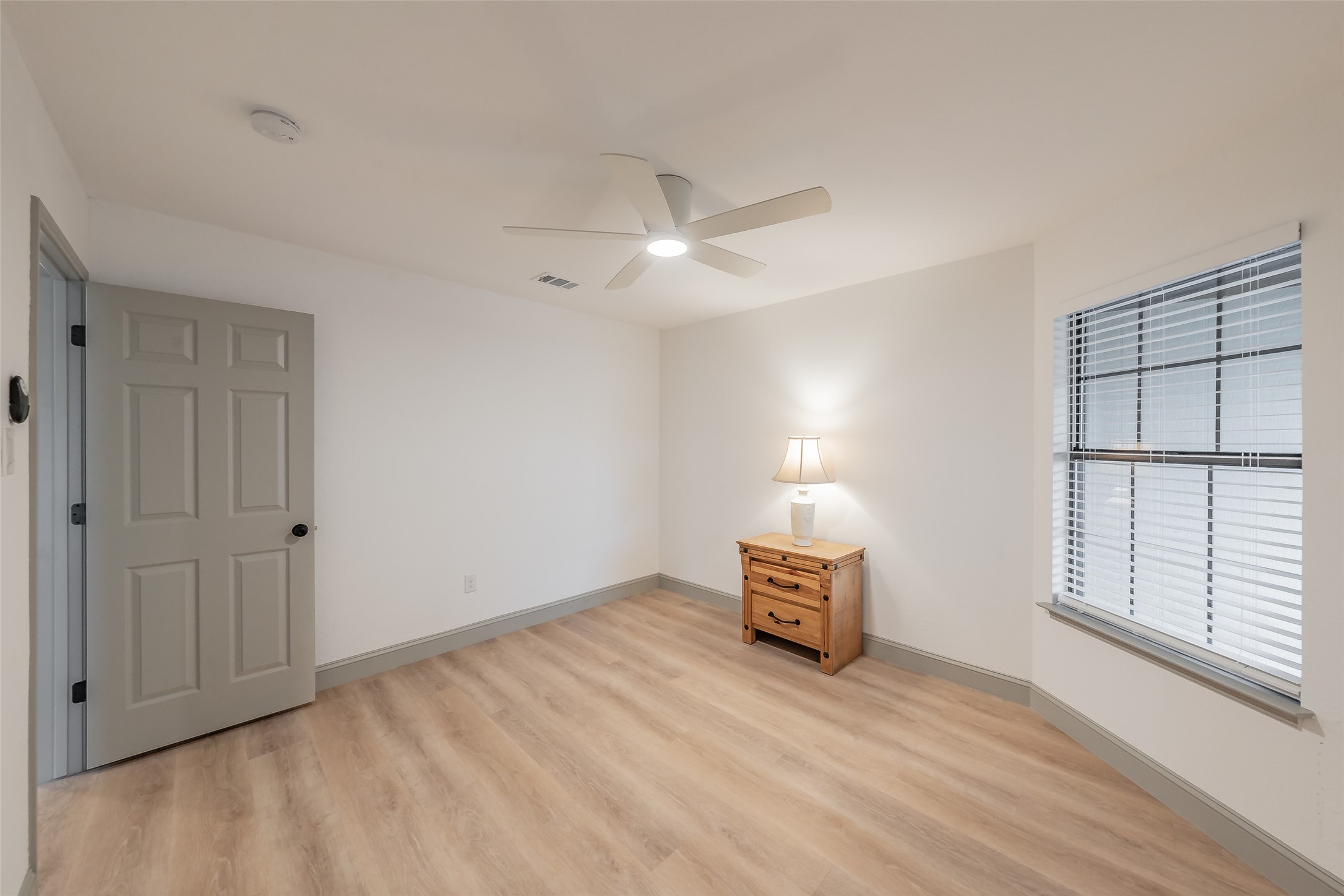 6514 Aires Drive Arlington TX 76001