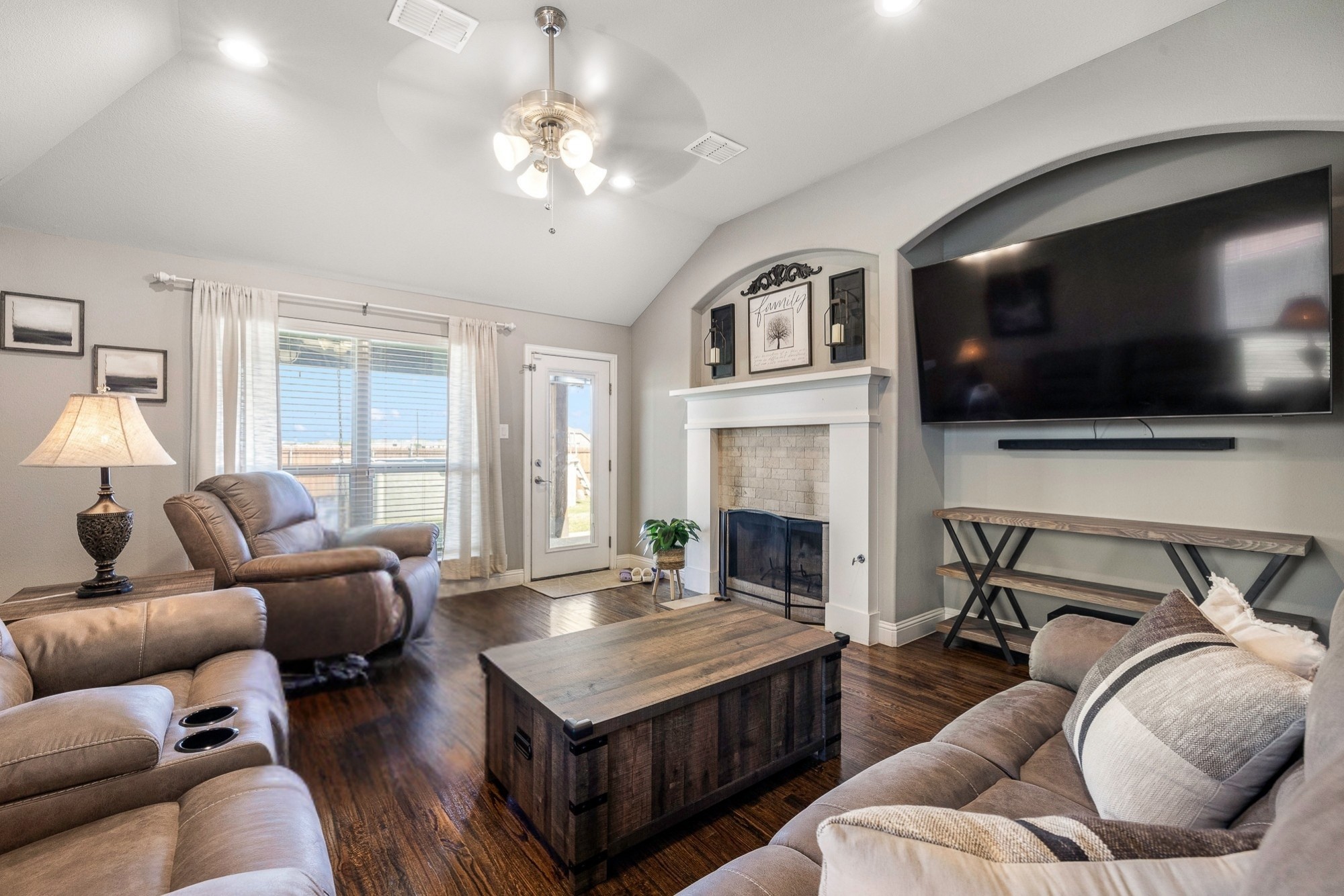 1028 Crest Meadow Drive Fort Worth TX 76052