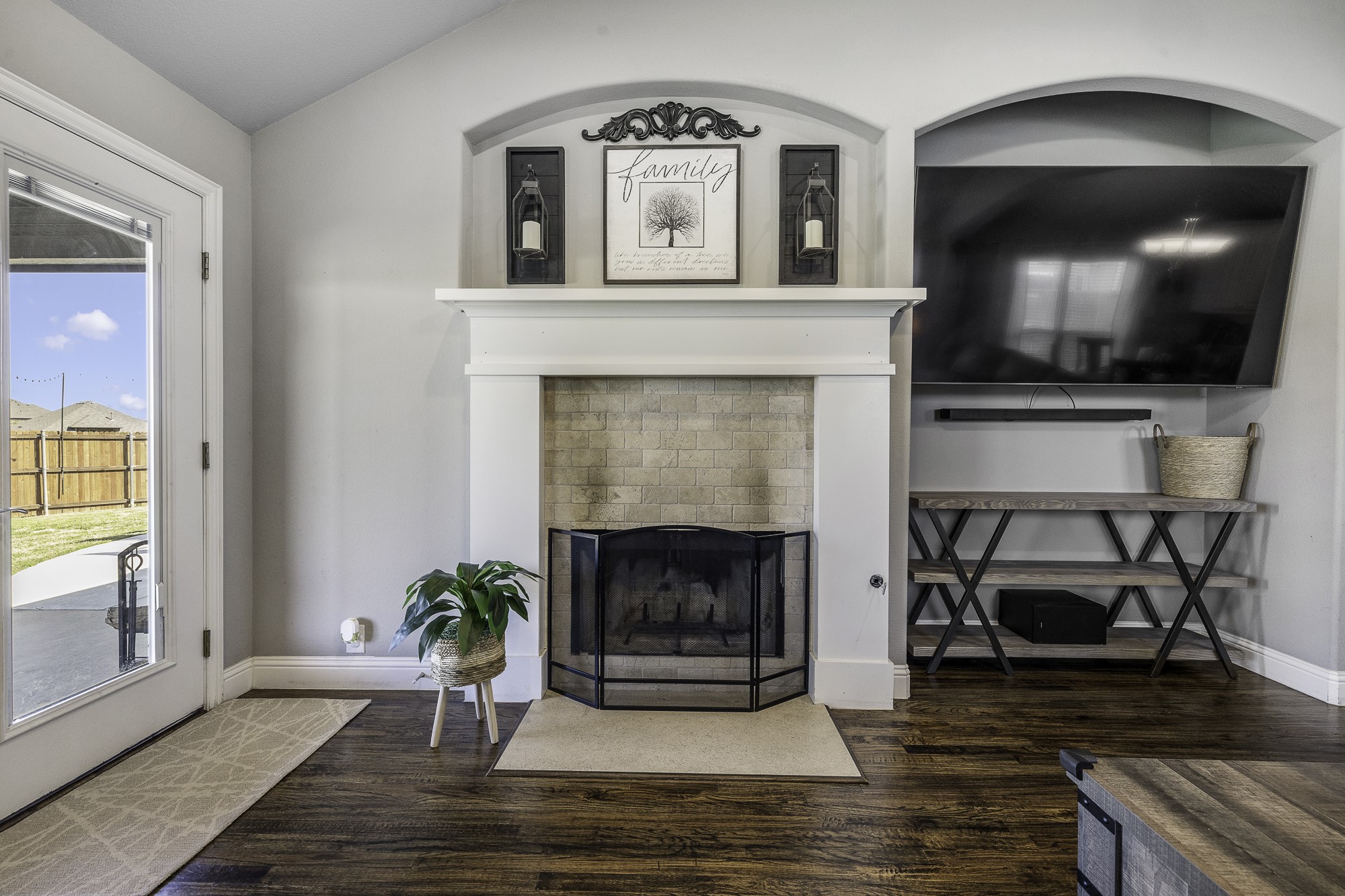 1028 Crest Meadow Drive Fort Worth TX 76052