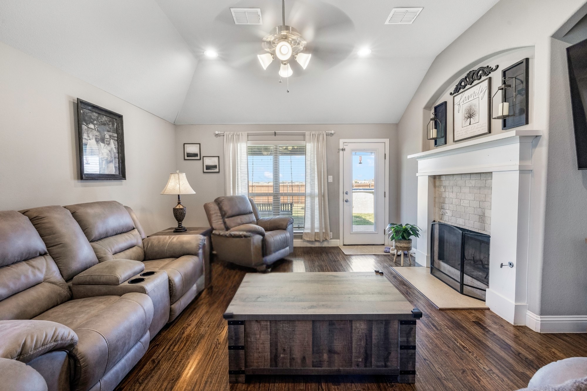 1028 Crest Meadow Drive Fort Worth TX 76052