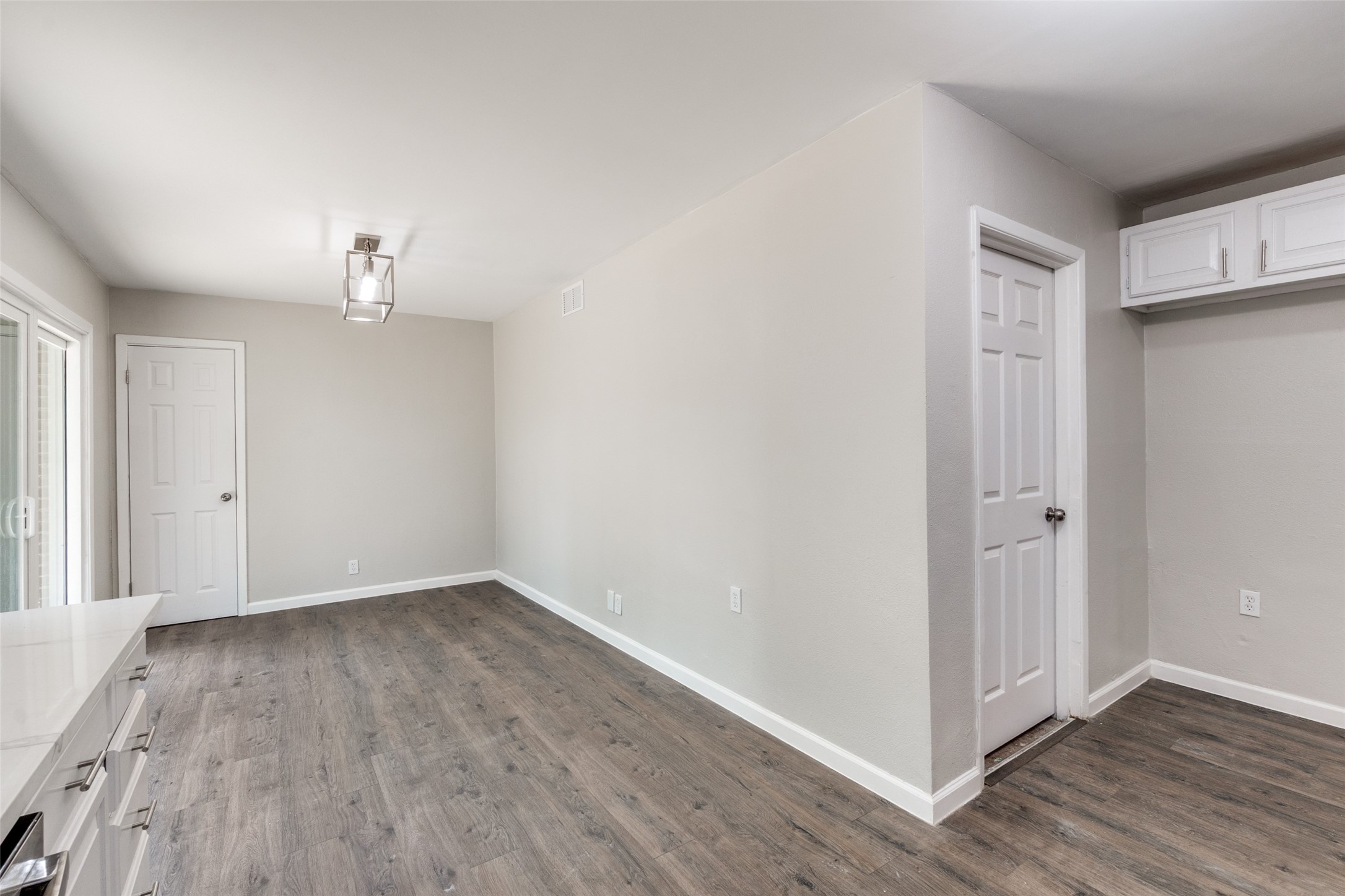 2406 Globe Avenue Dallas TX 75228