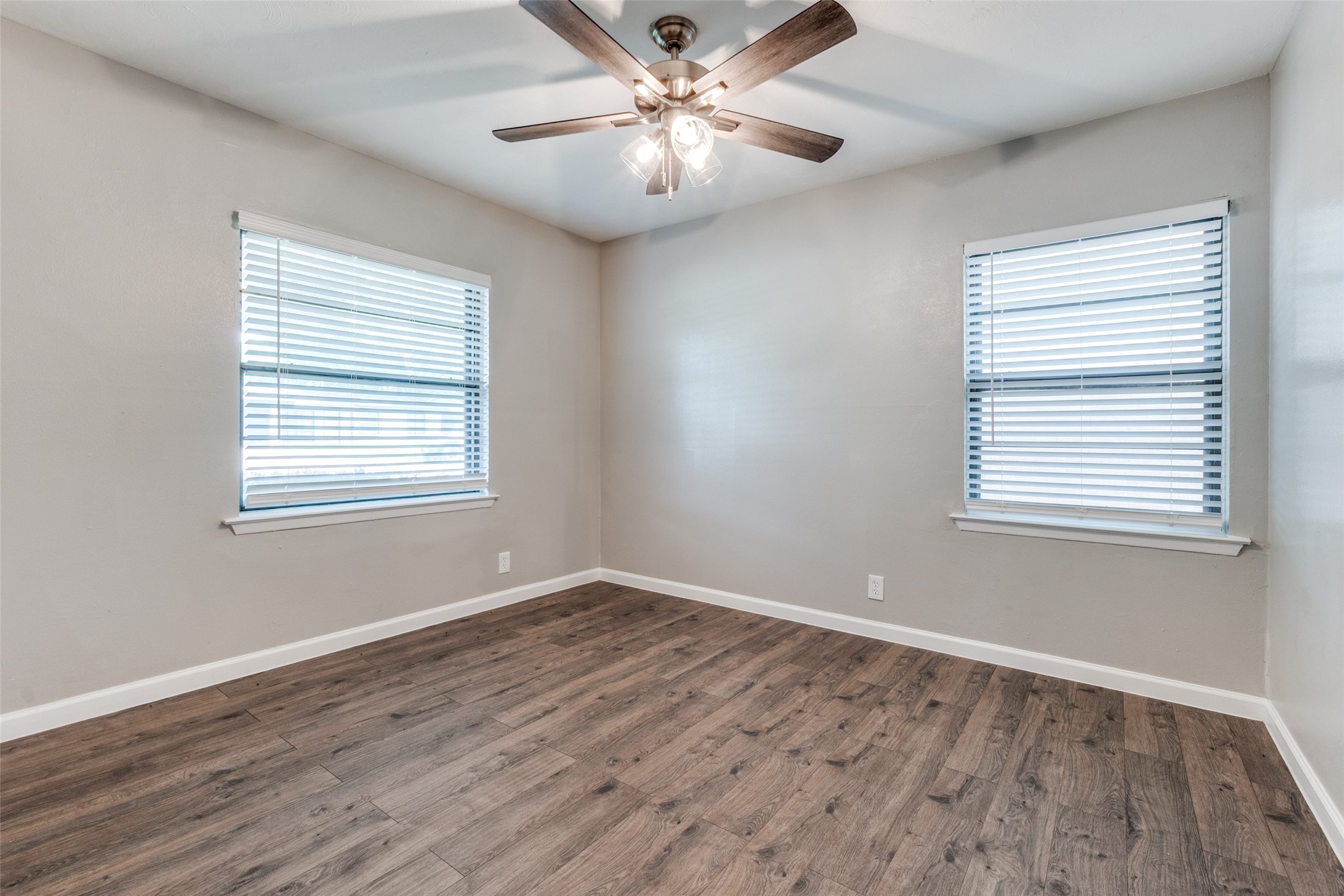 2406 Globe Avenue Dallas TX 75228