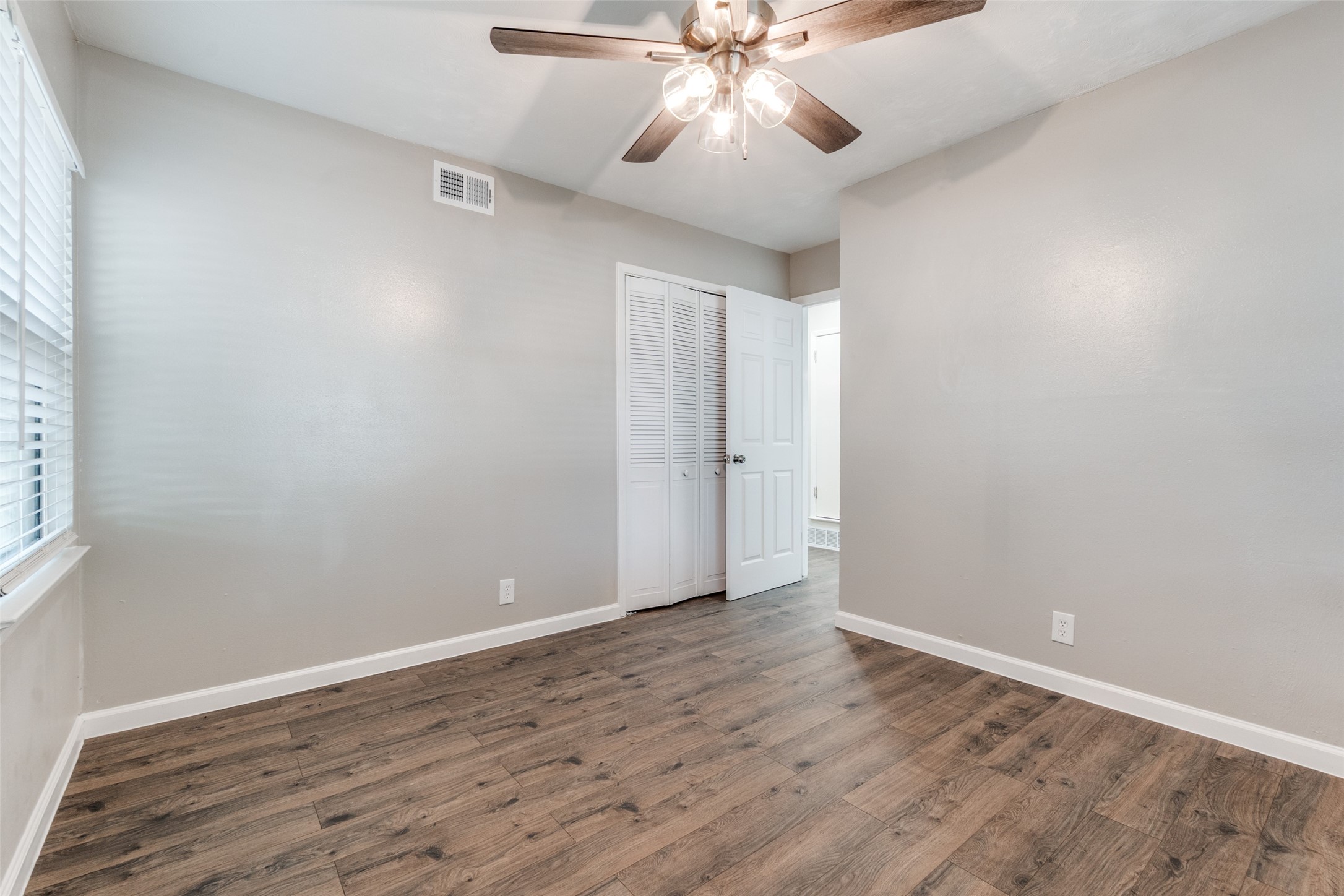 2406 Globe Avenue Dallas TX 75228