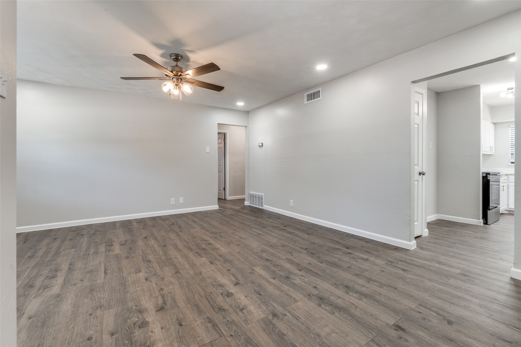 2406 Globe Avenue Dallas TX 75228