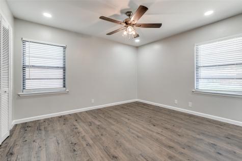 2406 Globe Avenue Dallas TX 75228
