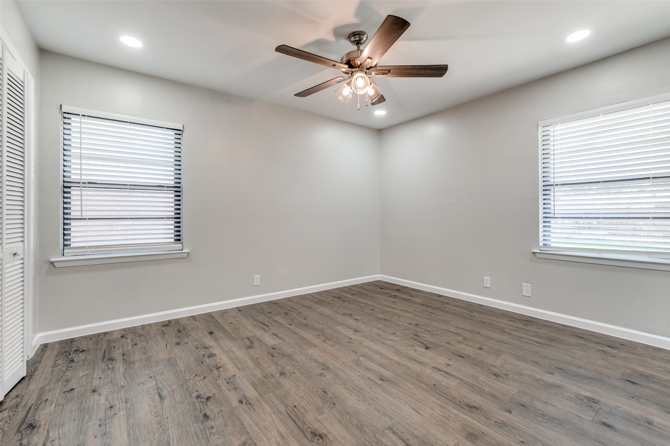 2406 Globe Avenue Dallas TX 75228