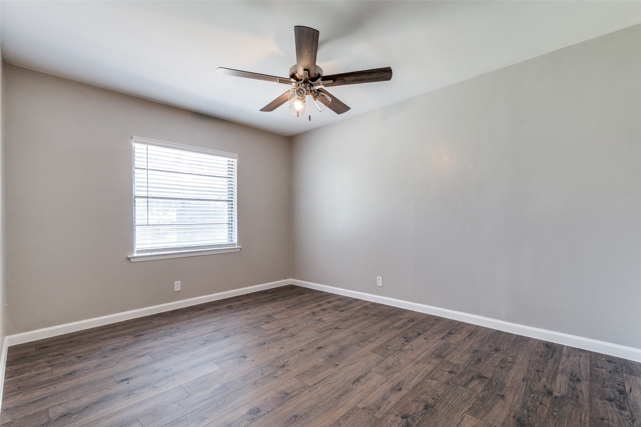 2406 Globe Avenue Dallas TX 75228