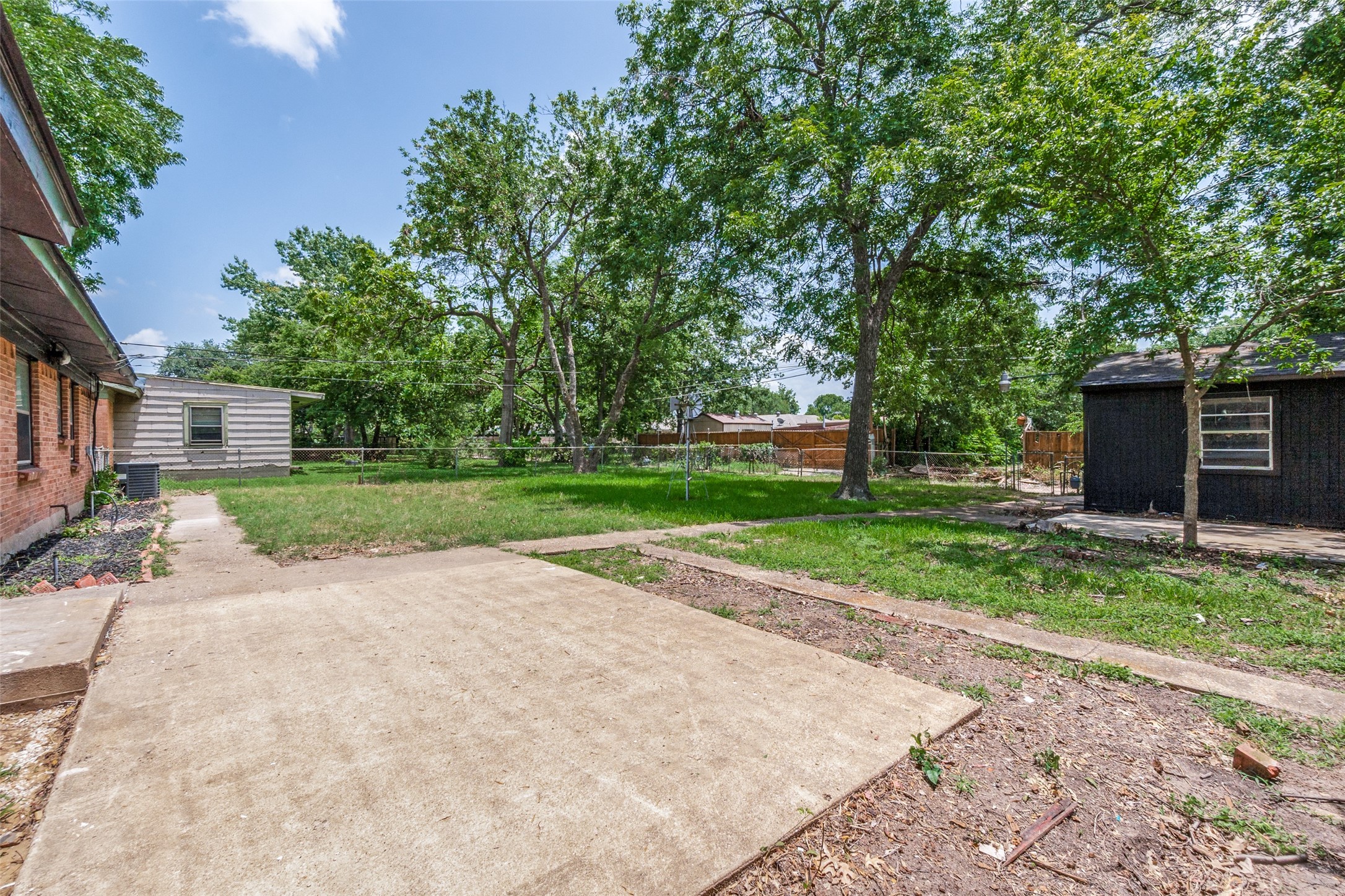 2406 Globe Avenue Dallas TX 75228