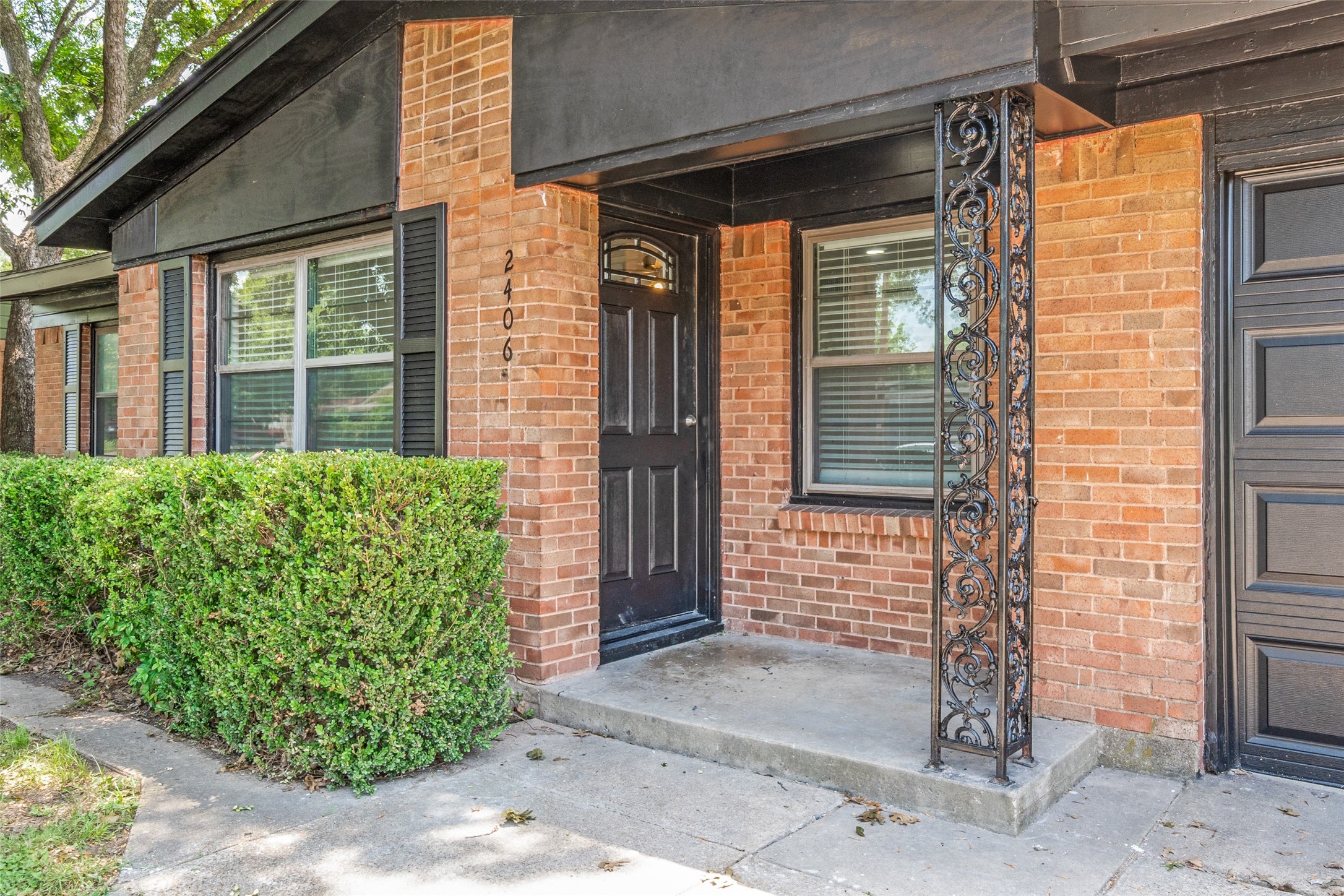 2406 Globe Avenue Dallas TX 75228