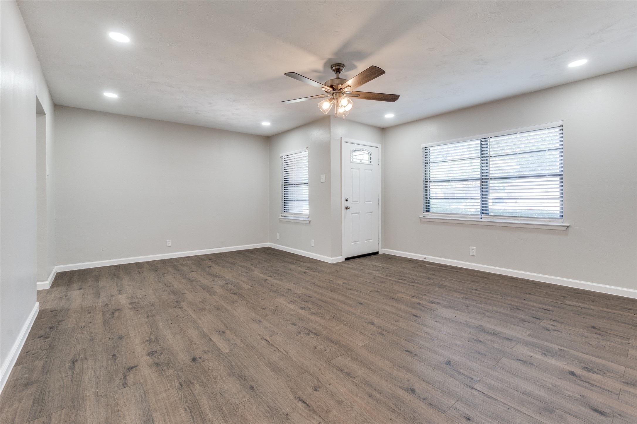 2406 Globe Avenue Dallas TX 75228