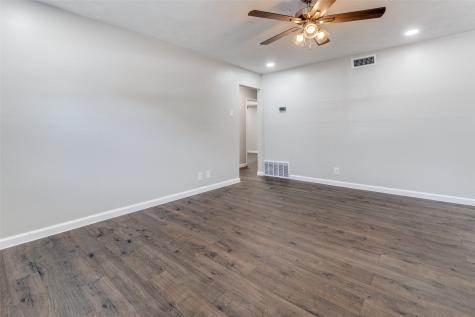 2406 Globe Avenue Dallas TX 75228