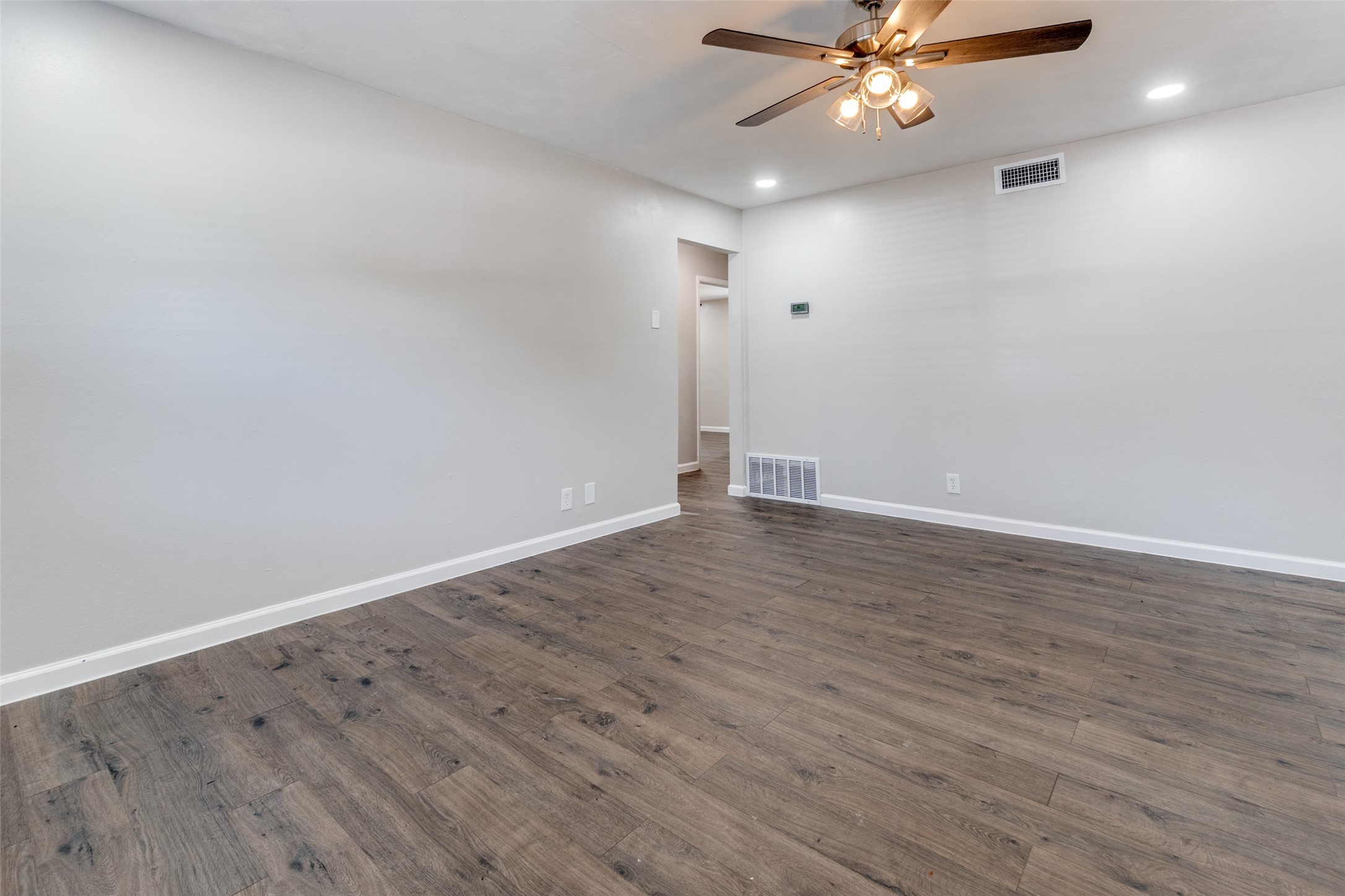 2406 Globe Avenue Dallas TX 75228