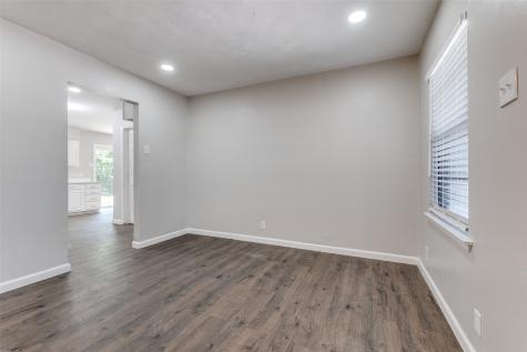 2406 Globe Avenue Dallas TX 75228