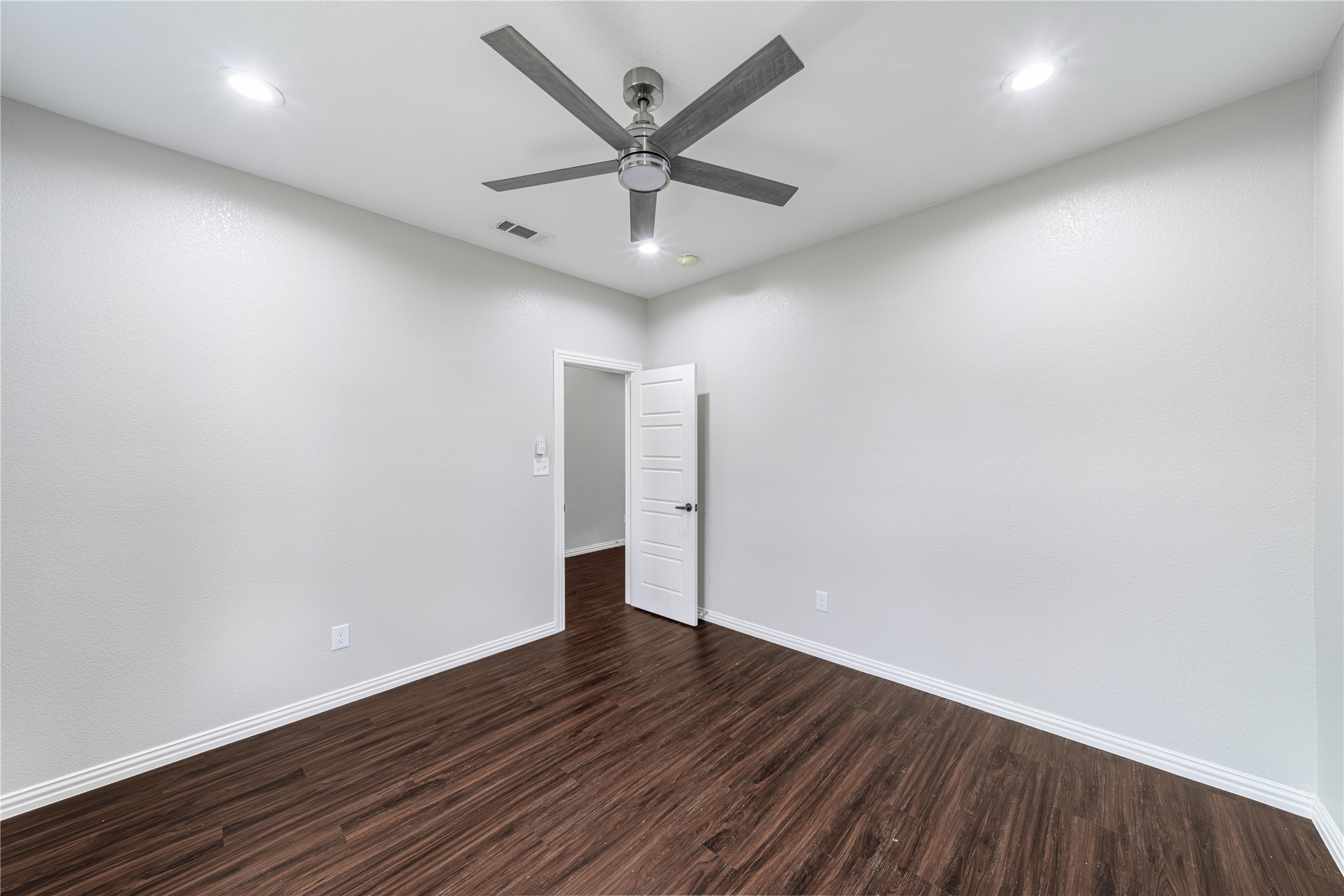 3134 Alaska Avenue Dallas TX 75216