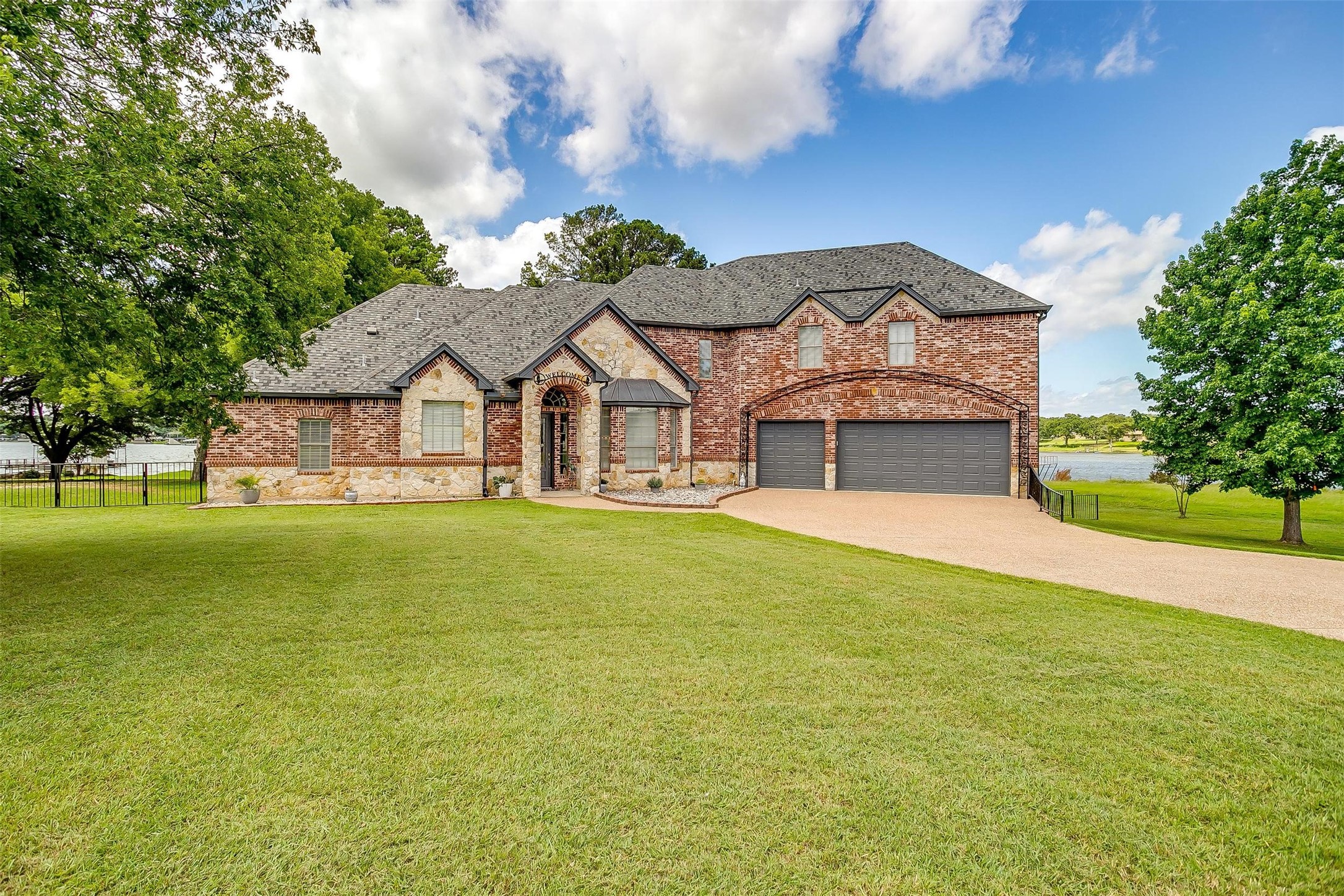 1398 Park Street Azle TX 76020