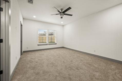 830 E Powell Avenue Fort Worth TX 76104