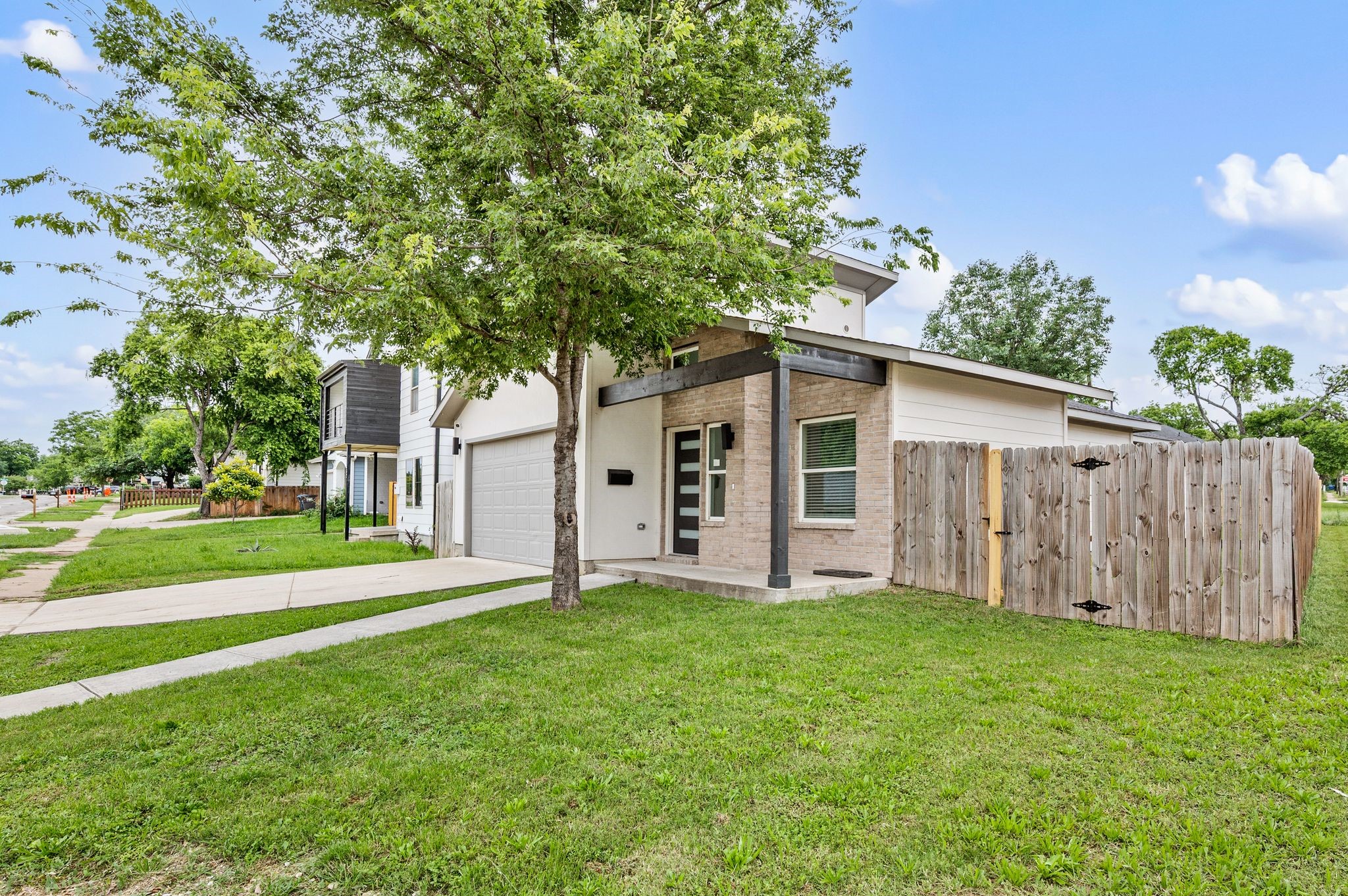 830 E Powell Avenue Fort Worth TX 76104