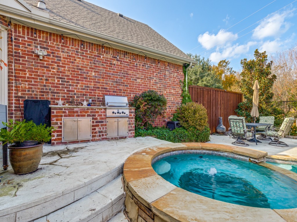 5217 Tennington Park Dallas TX 75287