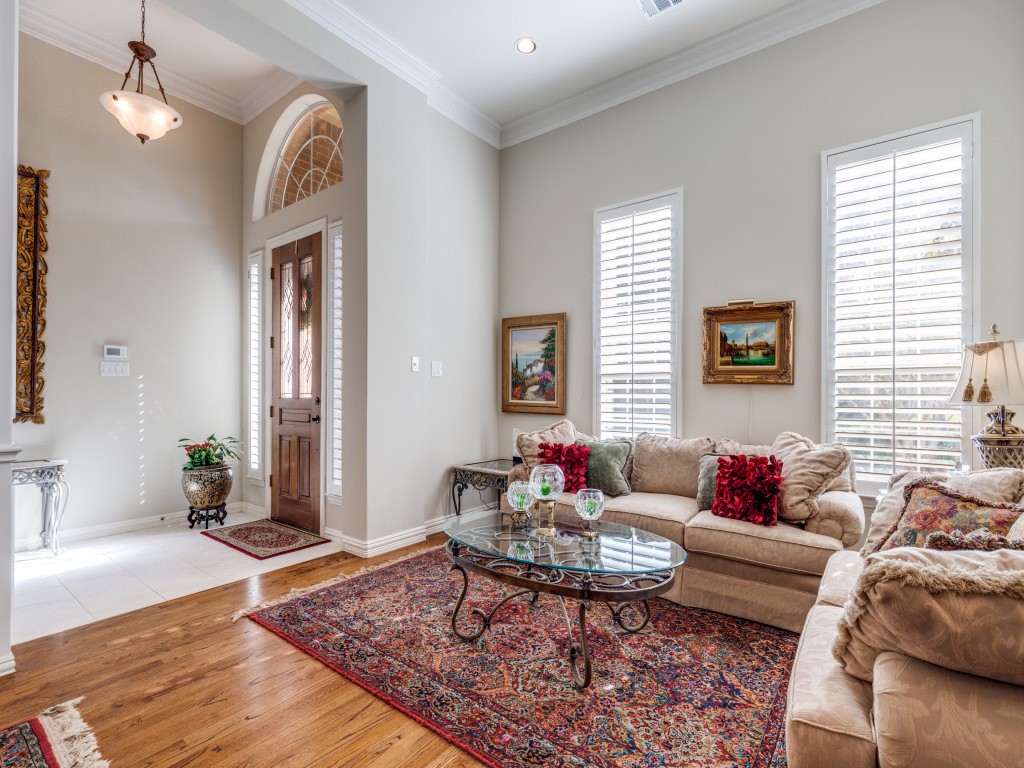 5217 Tennington Park Dallas TX 75287