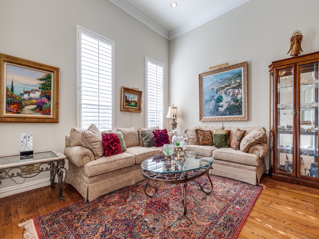 5217 Tennington Park Dallas TX 75287