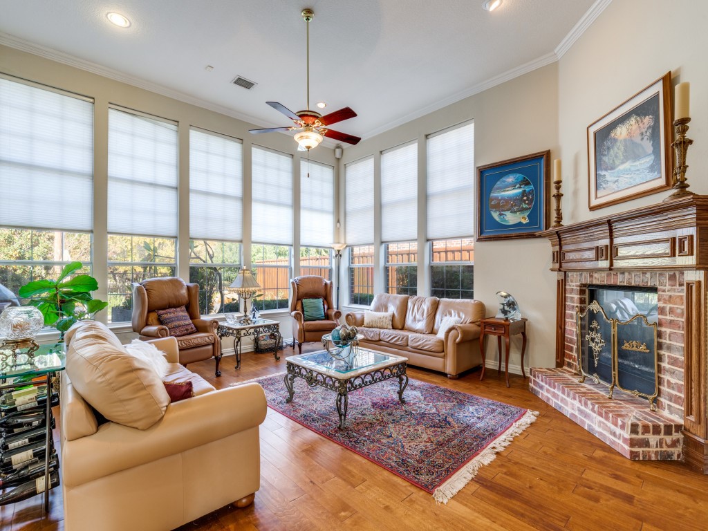 5217 Tennington Park Dallas TX 75287