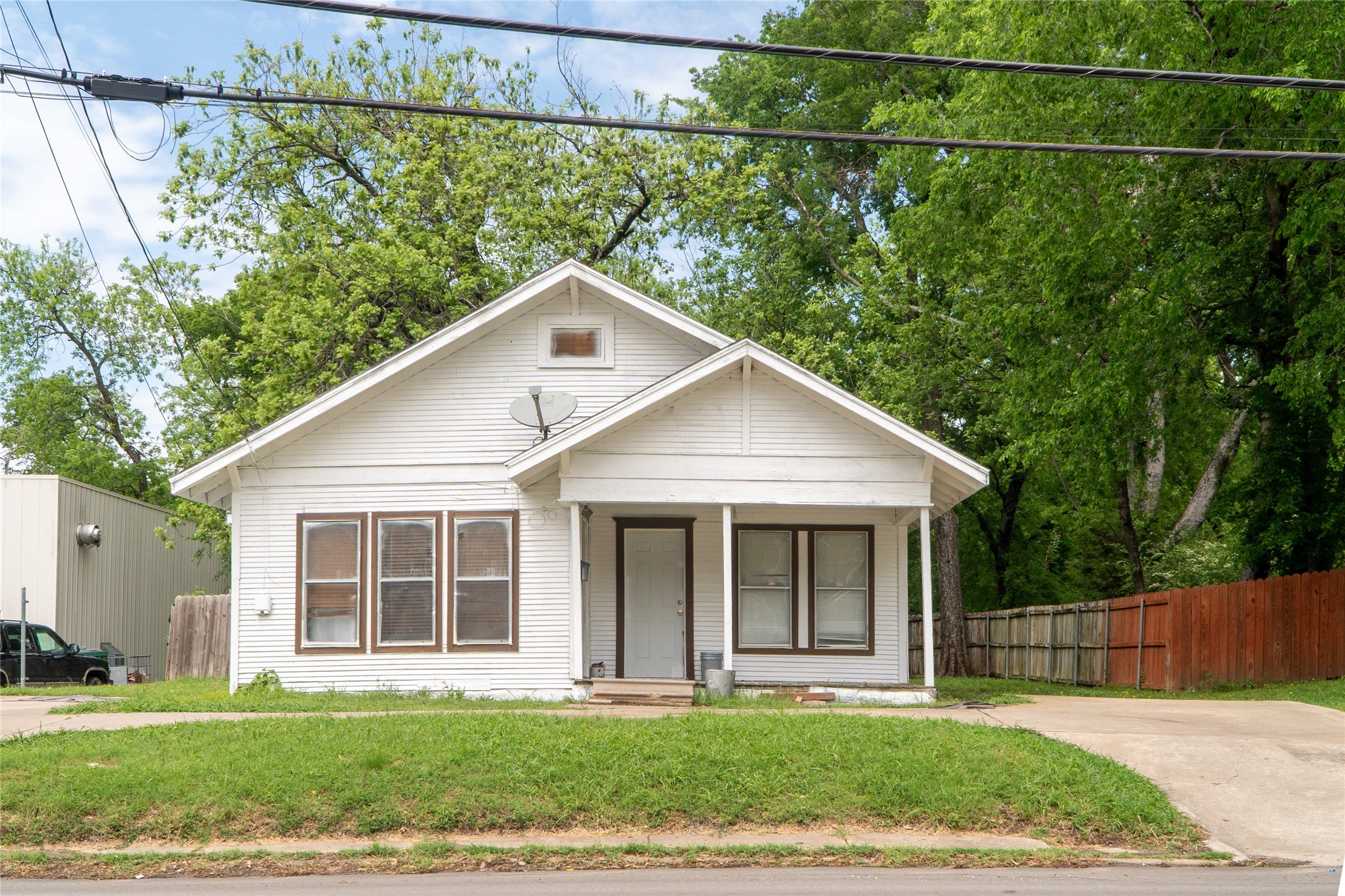 1810 Live Oak Street Commerce TX 75428