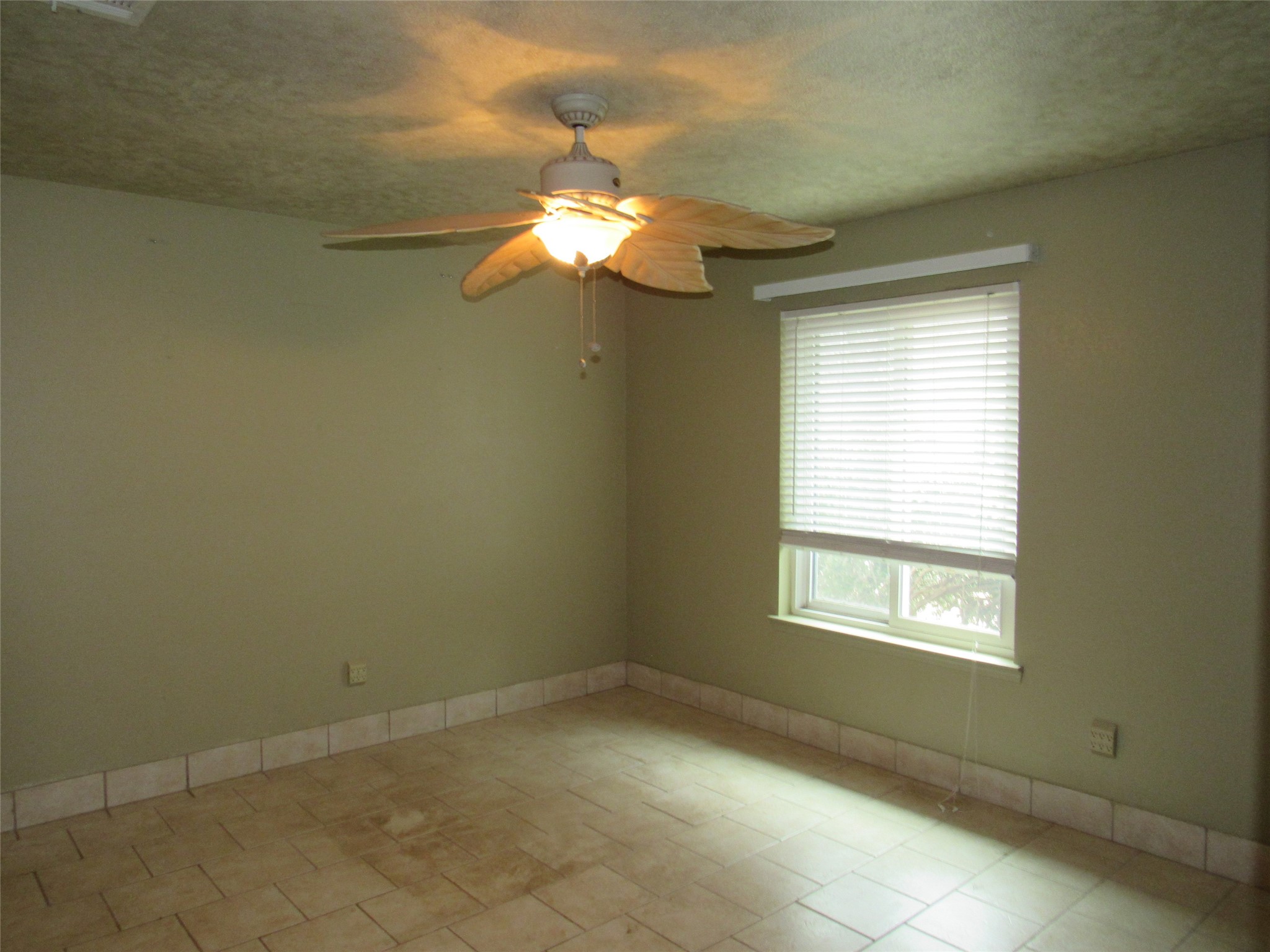 812 Regina Drive Hewitt TX 76643