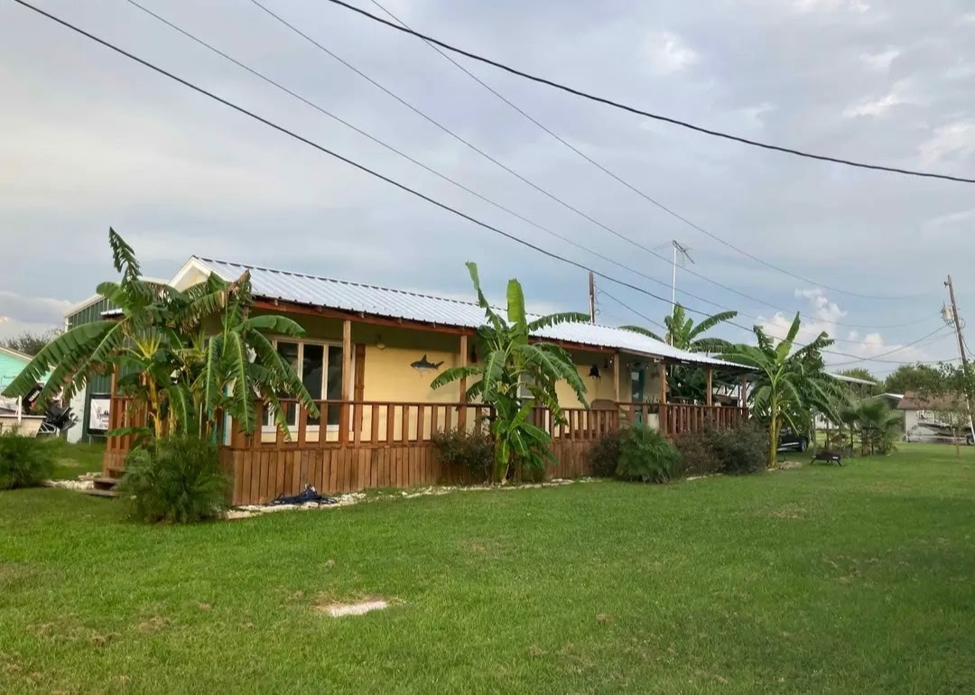 804 W Madison Avenue Port O Connor TX 77982