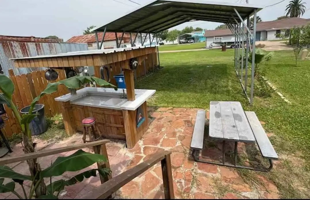 804 W Madison Avenue Port O Connor TX 77982