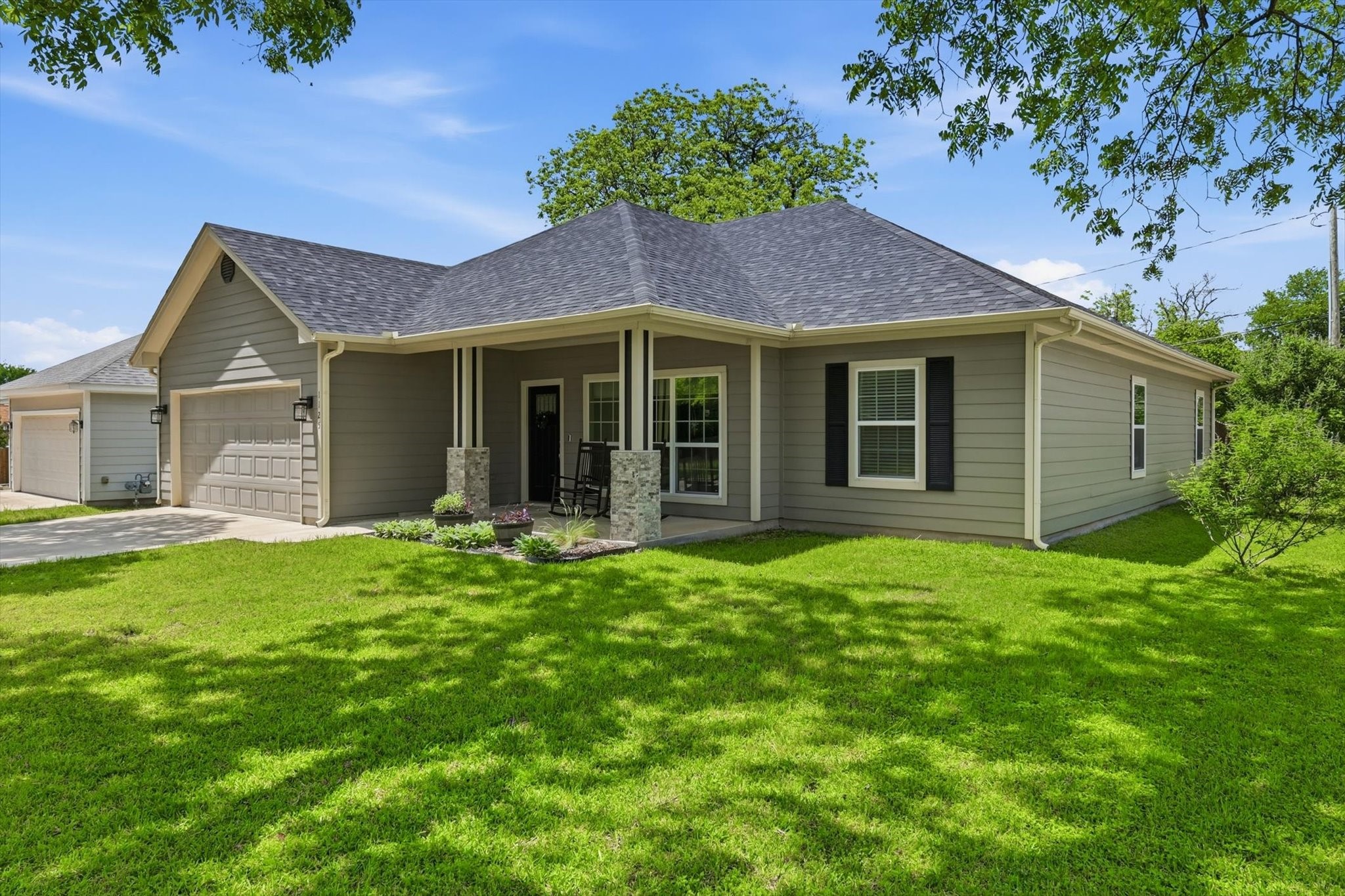 1125 Oxford Street River Oaks TX 76114