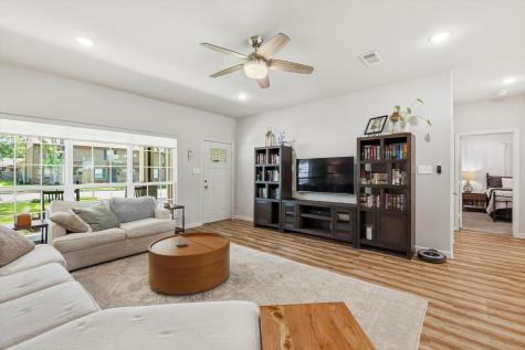 1125 Oxford Street River Oaks TX 76114
