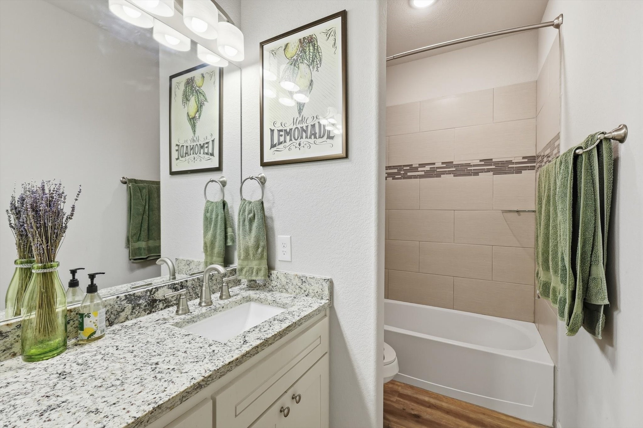 1125 Oxford Street River Oaks TX 76114