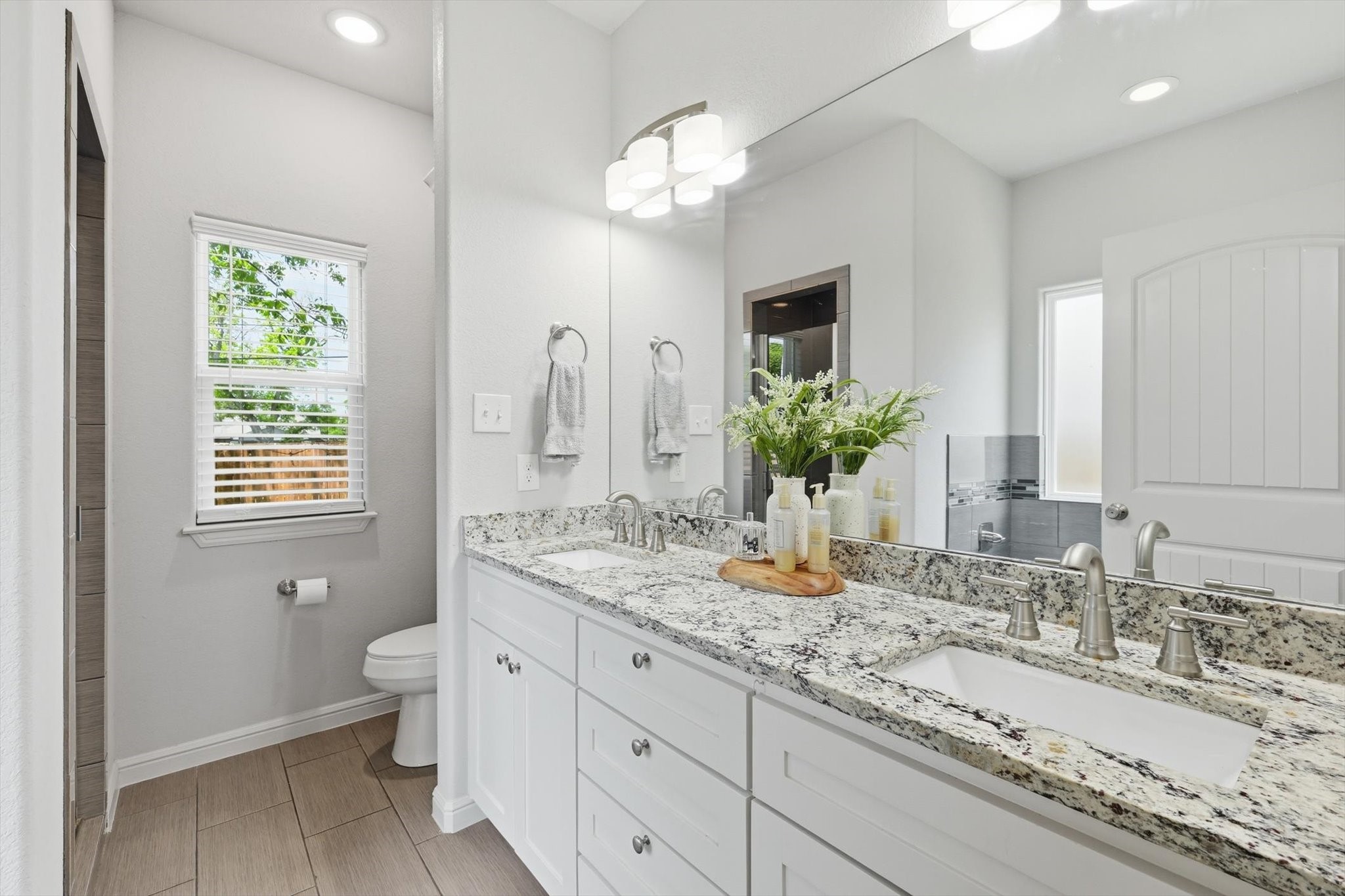 1125 Oxford Street River Oaks TX 76114