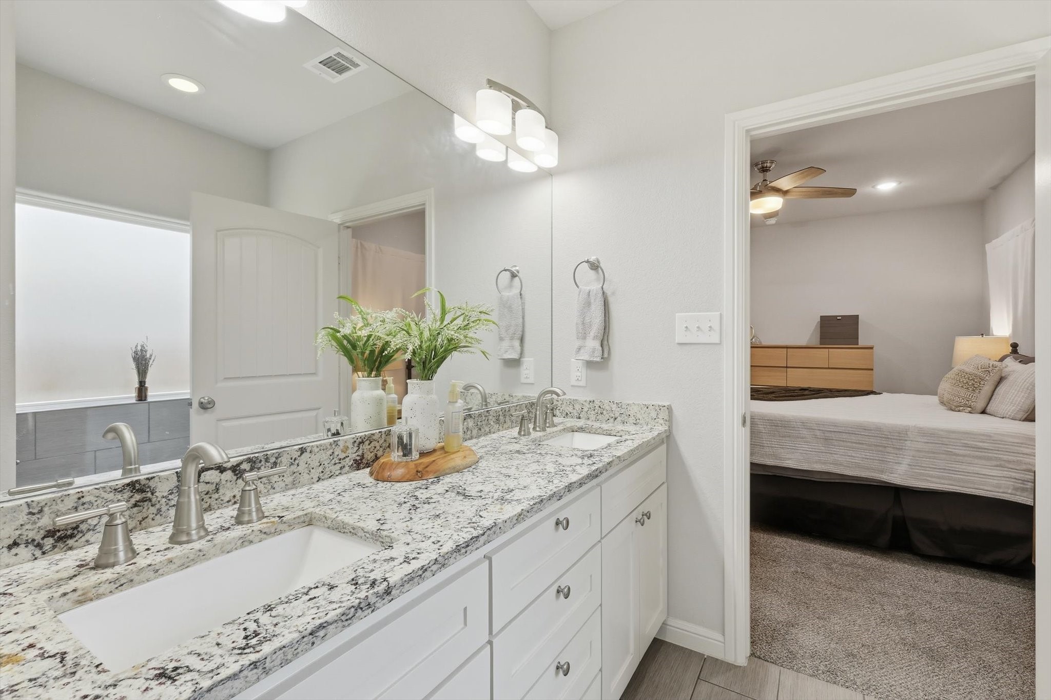 1125 Oxford Street River Oaks TX 76114
