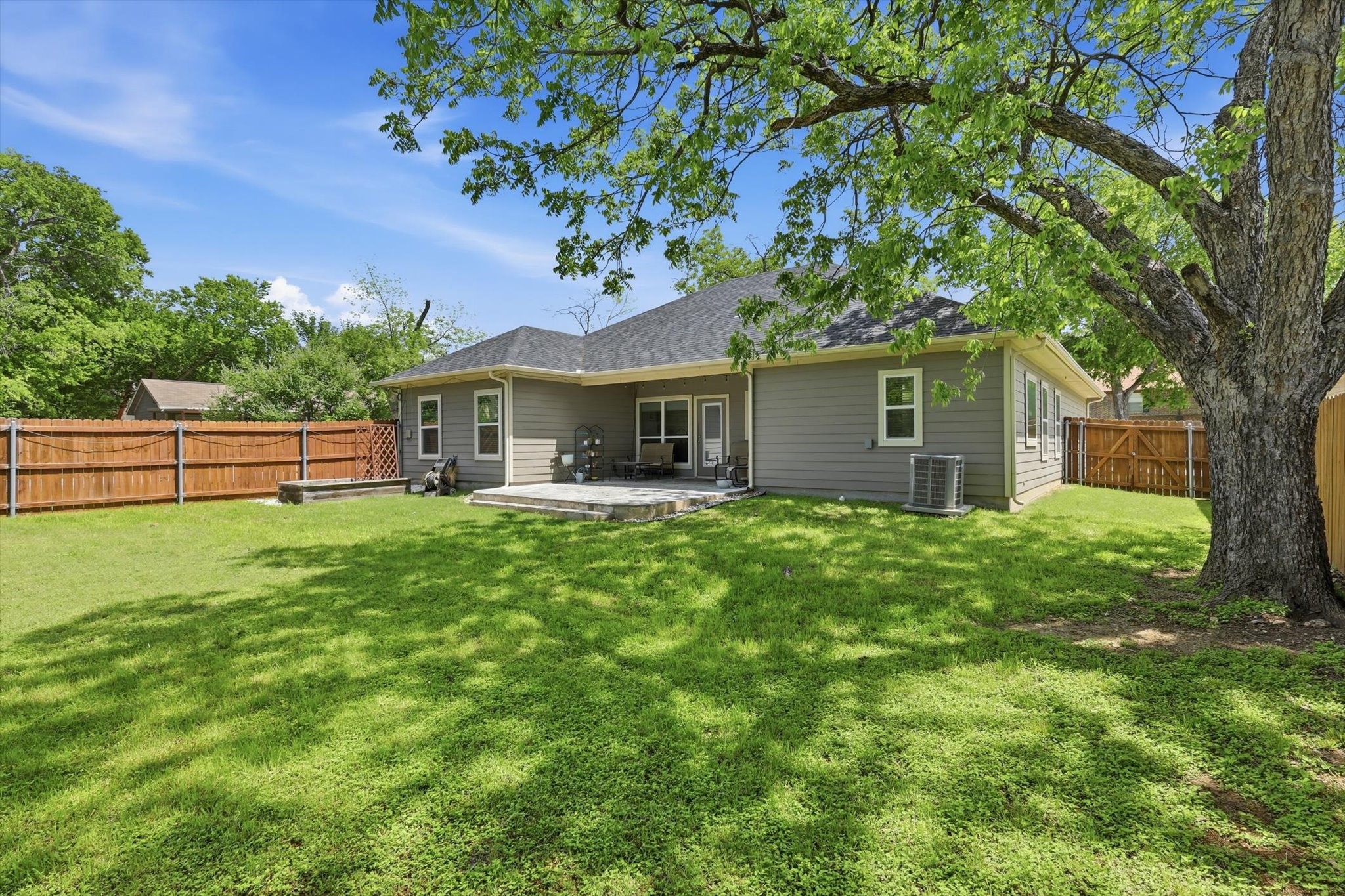 1125 Oxford Street River Oaks TX 76114