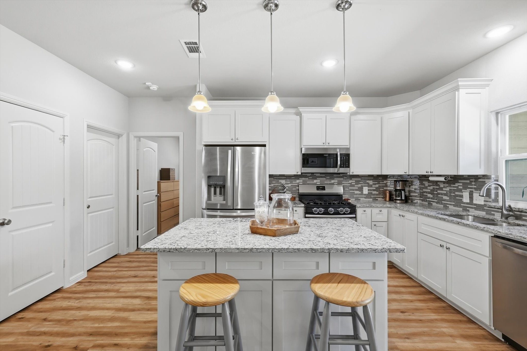 1125 Oxford Street River Oaks TX 76114