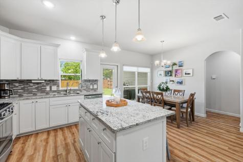 1125 Oxford Street River Oaks TX 76114
