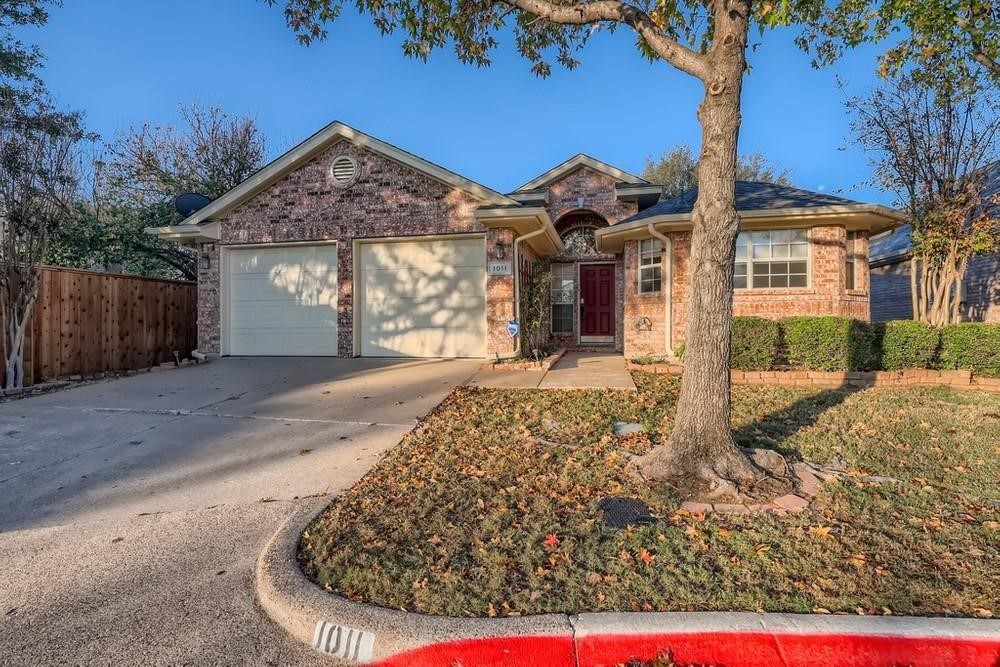 1011 Harwood Court Euless TX 76039