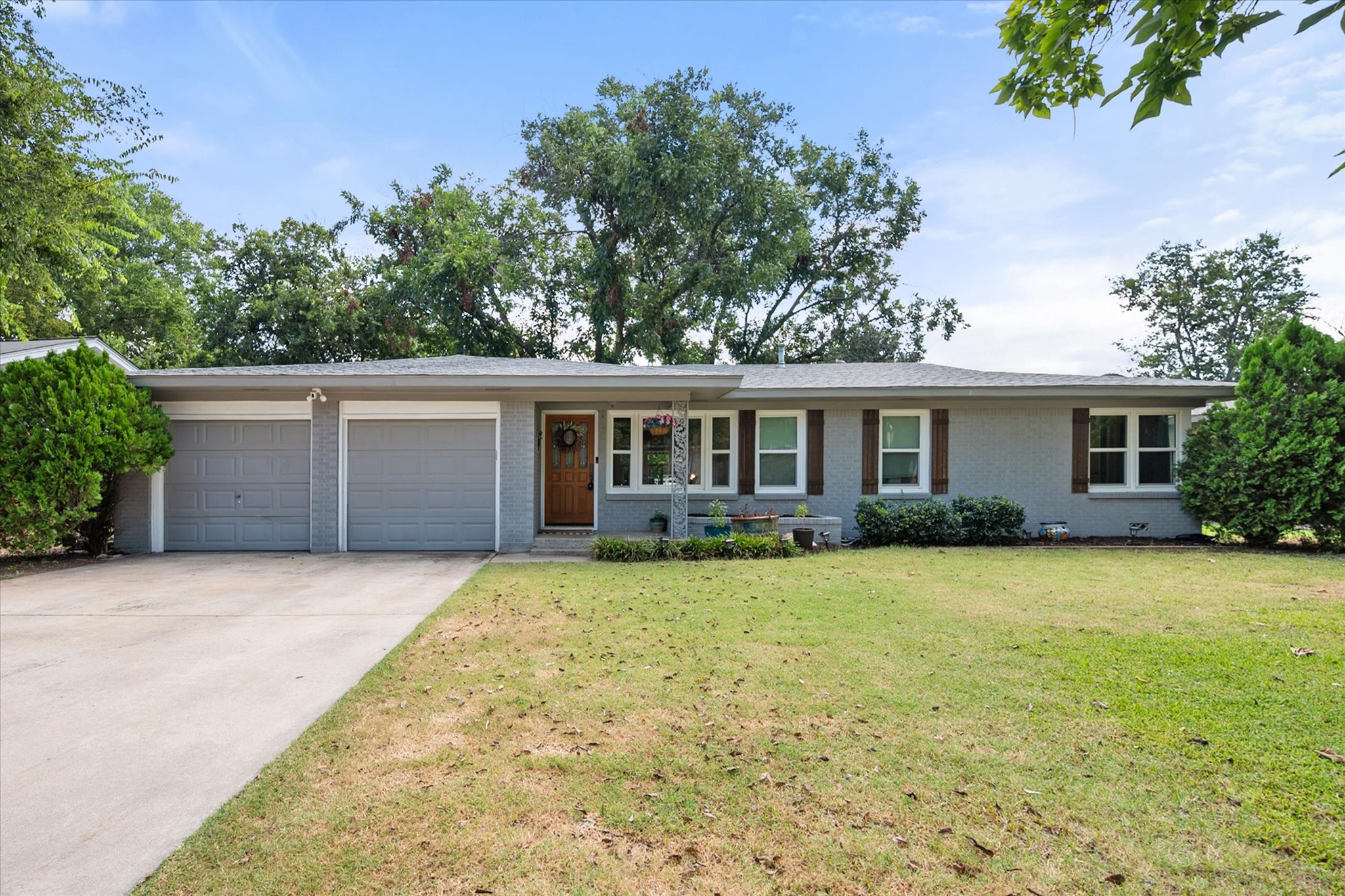 1025 Park Center Street Benbrook TX 76126