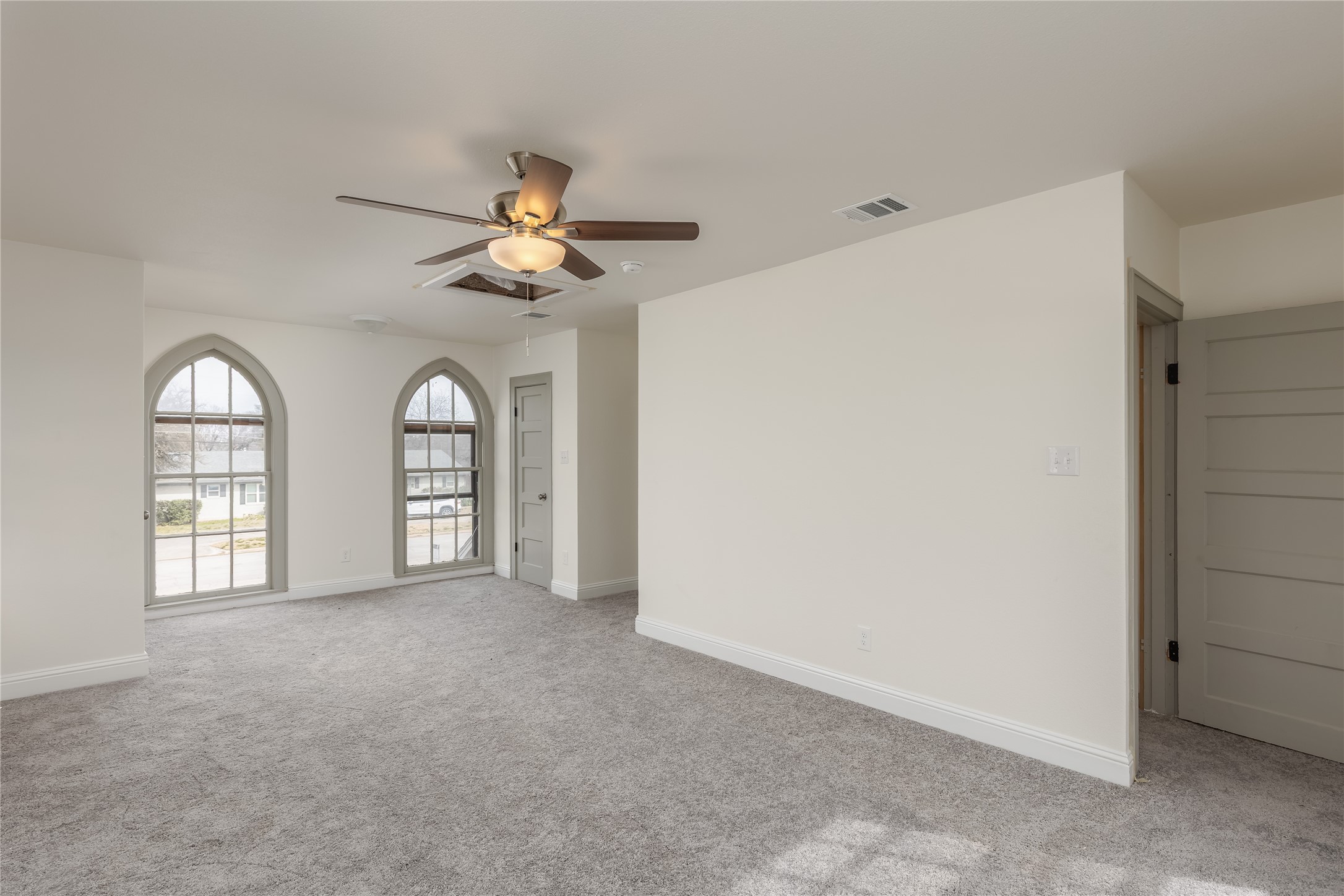 833 W Live Oak Street Jacksboro TX 76458
