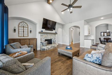 1223 Eagle Glen Pass Gunter TX 75058