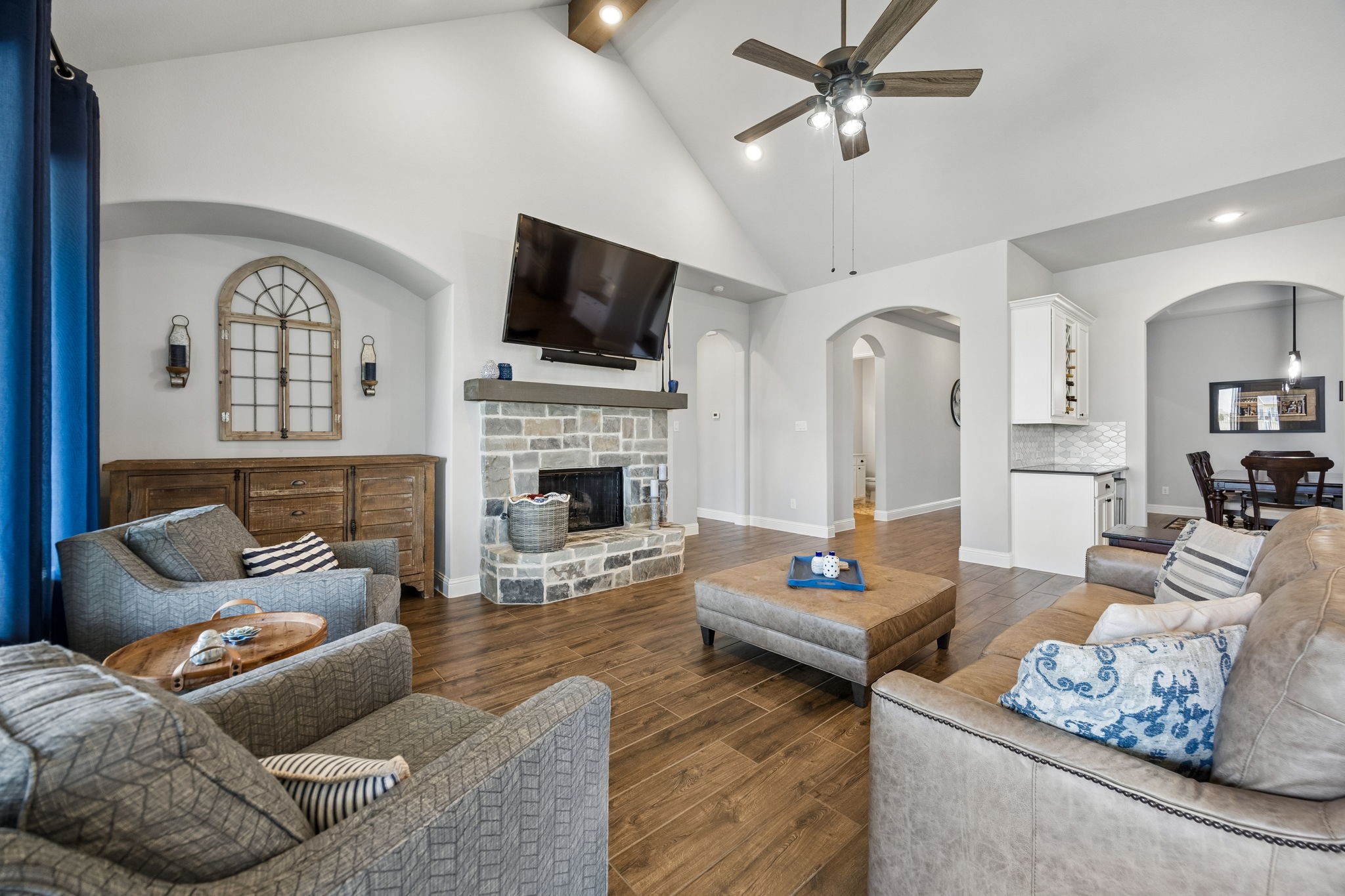 1223 Eagle Glen Pass Gunter TX 75058